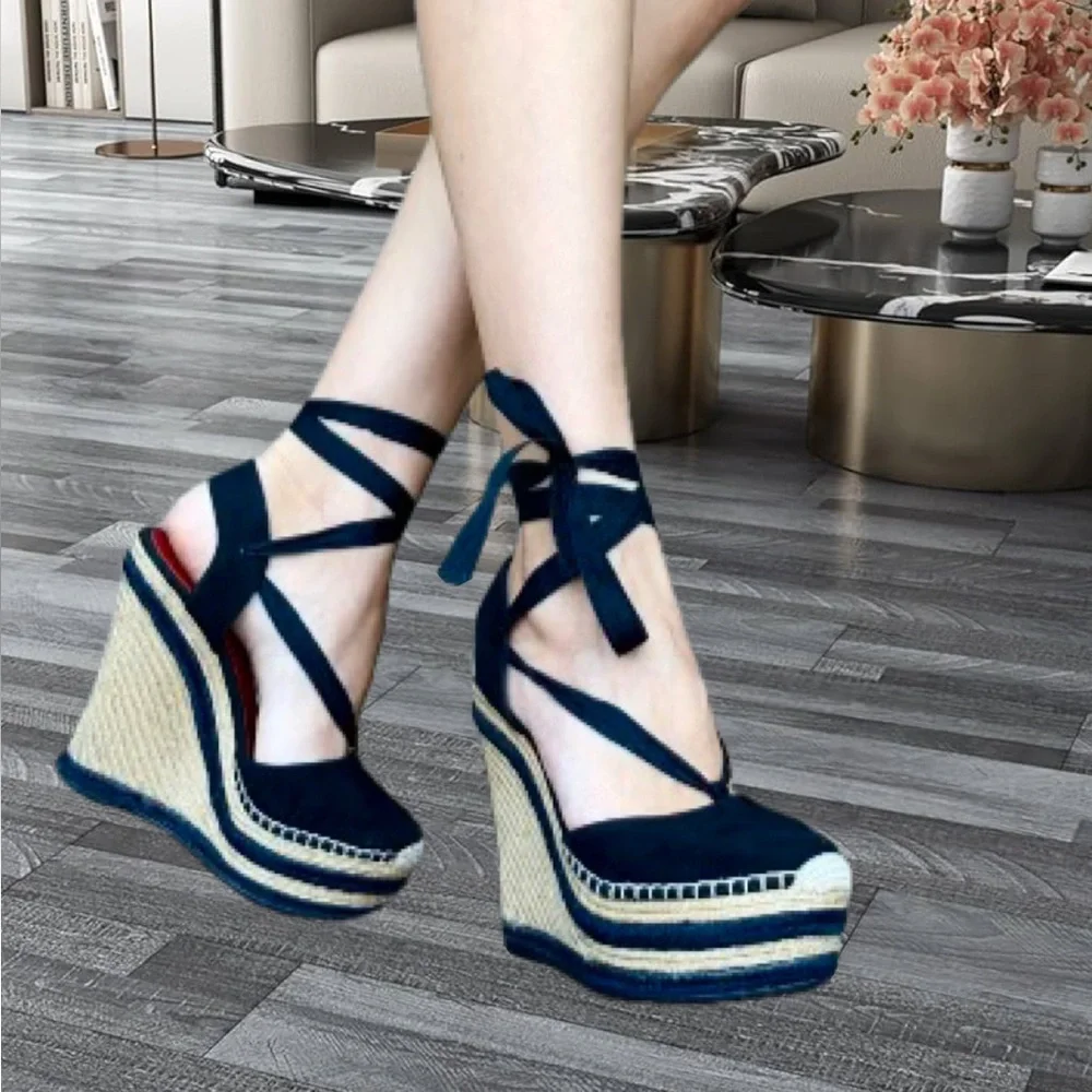 AUTHENTIC GUCCI BLACK SUEDE WEDGES - Picture 2 of 8